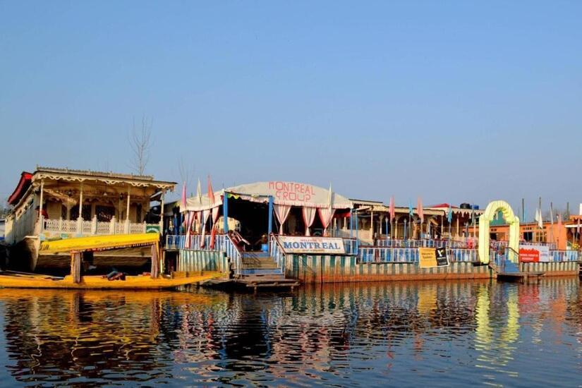 Montreal Group Of Houseboats Otel Srīnagar Dış mekan fotoğraf